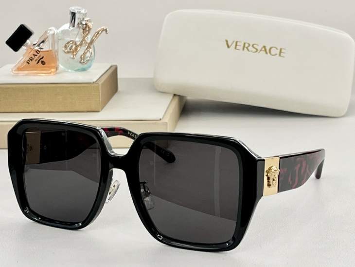 Picture of Versace Sunglasses _SKUfw79721569fw
